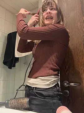 IsabellaEtha online show from 12/17/25, 01:50