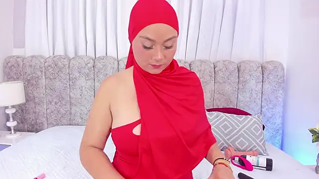 azaharaaa  online show from 05/26/26, 11:39
