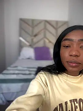 Snapshot of AlanaDoll chatting on 11/25/25, 02:28 AlanaDoll online show from 11/25/25, 02:28