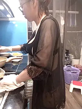 Linh linh01 online show from 12/18/25, 11:49