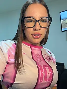Snapshot of AlessiaaRuso1 chatting on 06/24/26, 02:10 AlessiaaRuso1 online show from 06/24/26, 02:10