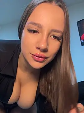 Snapshot of AlessiaaRuso1 chatting on 07/15/26, 04:07 AlessiaaRuso1 online show from 07/15/26, 04:07