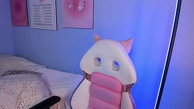 Hannahpage online show from 03/25/26, 12:33