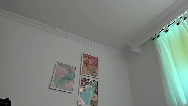 canelleGarces online show from 04/13/26, 08:25