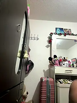 Snapshot of saranghae_ chatting on 10/18/25, 02:03 saranghae online show from 10/18/25, 02:03