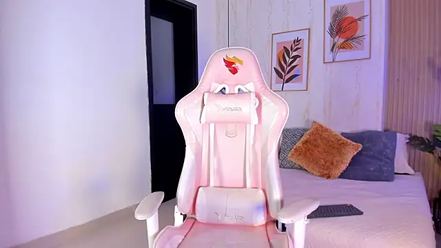 Ayleen Dunkan online show from 12/20/25, 12:56