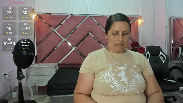 KikaDuque online show from 05/26/26, 06:59