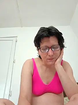 Vera Elle online show from 05/21/26, 06:42