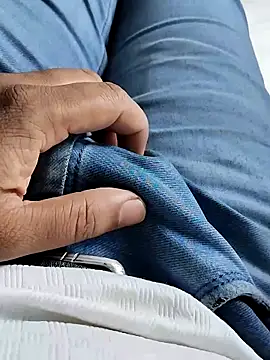 Snapshot of hunk28_6 chatting on 10/09/25, 10:35 hunk28 6 online show from 10/09/25, 10:35