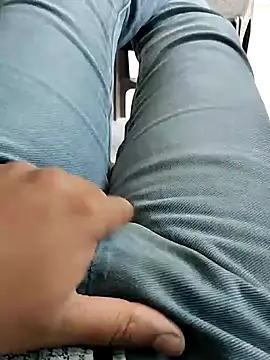 Snapshot of hunk28_6 chatting on 10/25/25, 06:43 hunk28 6 online show from 10/25/25, 06:43