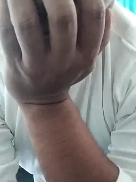 Snapshot of hunk28_6 chatting on 11/03/25, 06:14 hunk28 6 online show from 11/03/25, 06:14