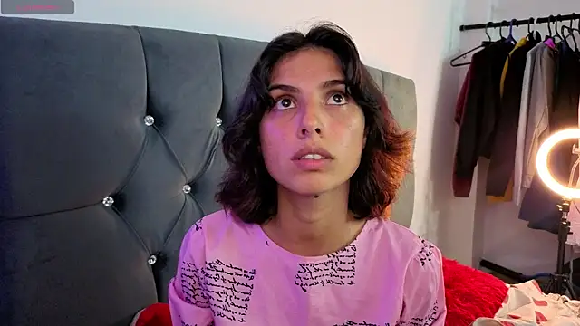 Snapshot of nina_sky chatting on 10/29/25, 01:08 nina sky online show from 10/29/25, 01:08