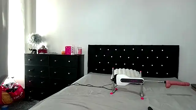 OliviaRyan22 online show from 03/18/26, 08:39