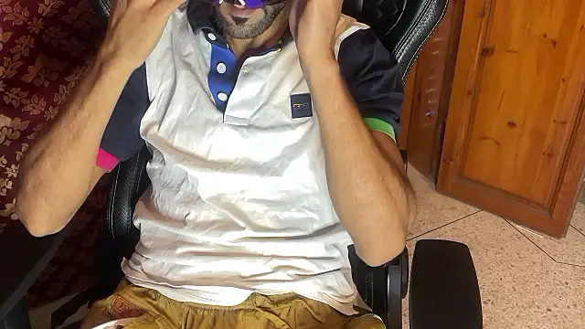 JUSTFORRICH online show from 10/17/25, 10:29