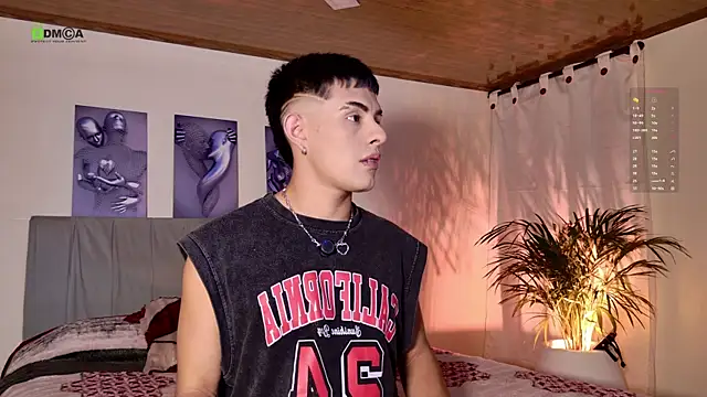 Snapshot of tivendann chatting on 12/21/25, 05:14 tivendann online show from 12/21/25, 05:14