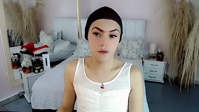 nathalialoes1 online show from 12/19/25, 12:28