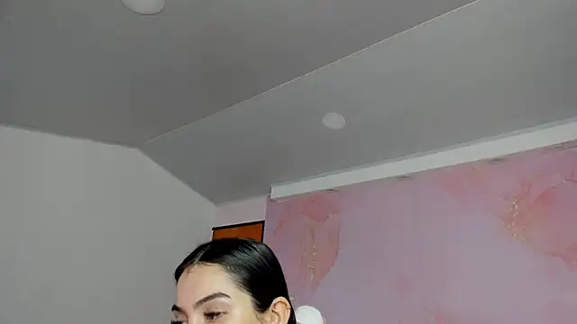 milk candy18 online show from 09/28/25, 12:21