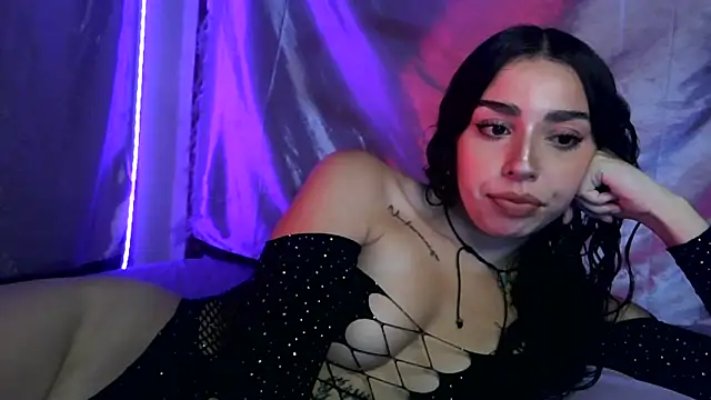 sweetbrunette22 online show from 02/11/26, 04:45