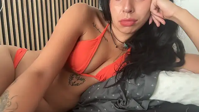 sweetbrunette22 online show from 04/09/26, 10:48