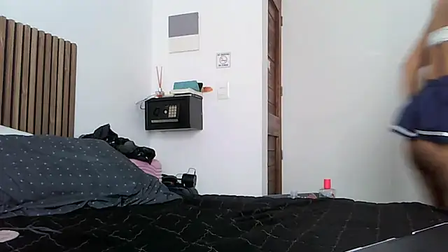 sweetbrunette22 online show from 04/20/26, 06:20