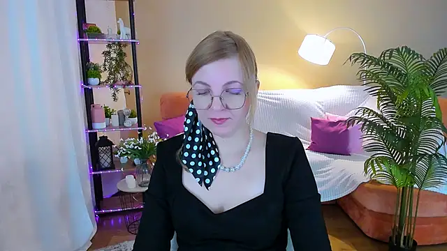 YourUniverser online show from 10/08/25, 04:21