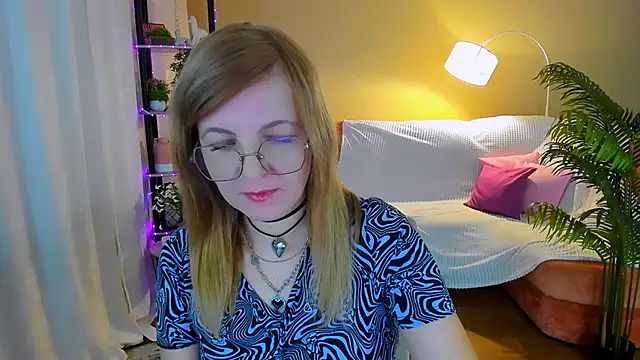 YourUniverser online show from 10/12/25, 04:22