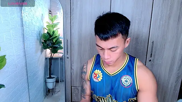 PinooyMilker online show from 12/15/25, 01:04