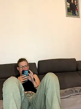 Snapshot of Lesamantssexy chatting on 11/02/25, 01:35 Lesamantssexy online show from 11/02/25, 01:35