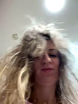 EvvaMur online show from 10/17/25, 12:47