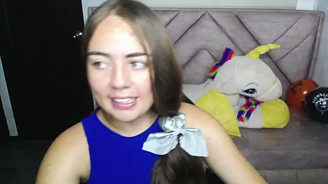 Snapshot of Luna_Star_v chatting on 10/23/25, 03:06 Luna Star v online show from 10/23/25, 03:06