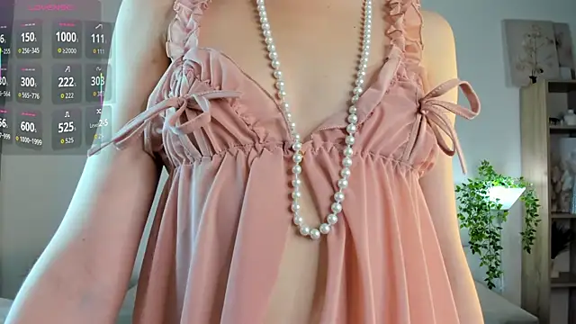 Snapshot of Ice_Strawberry chatting on 11/21/25, 03:16 Ice Strawberry online show from 11/21/25, 03:16