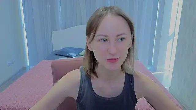 LuluChiiii online show from 09/19/25, 09:43