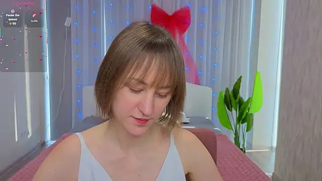 LuluChiiii online show from 01/12/26, 11:04