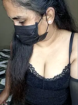 Snapshot of linishal chatting on 11/25/25, 05:24 linishal online show from 11/25/25, 05:24