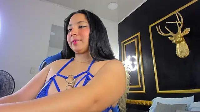 luccia smith online show from 09/10/25, 12:49