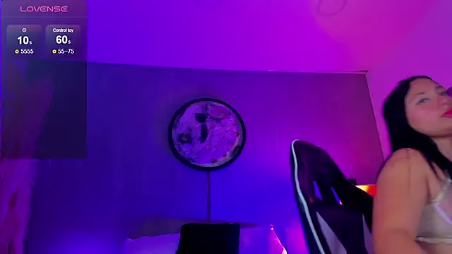 luccia smith online show from 05/12/26, 04:42