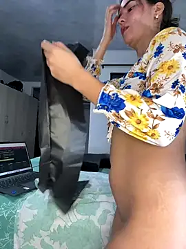 annymaldonado online show from 10/17/25, 01:57