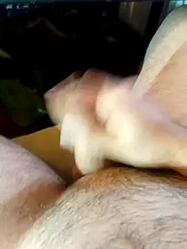 Snapshot of chrisdic27 chatting on 02/17/26, 09:17 chrisdic27 online show from 02/17/26, 09:17