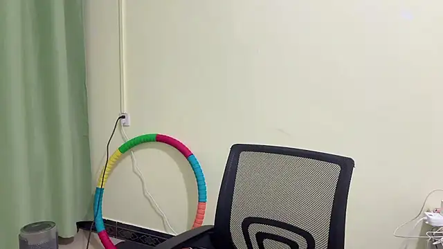 Nicole-13 online show from 12/17/25, 11:49