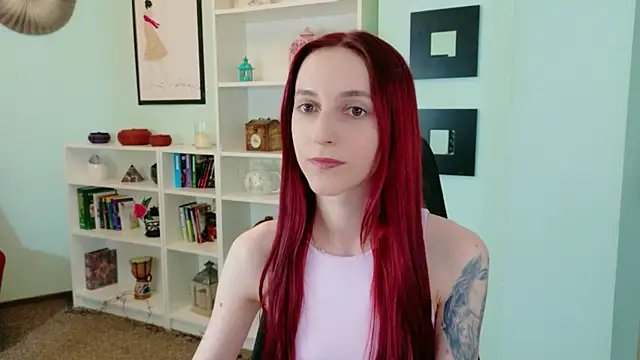 Julia Jae online show from 05/08/26, 06:30