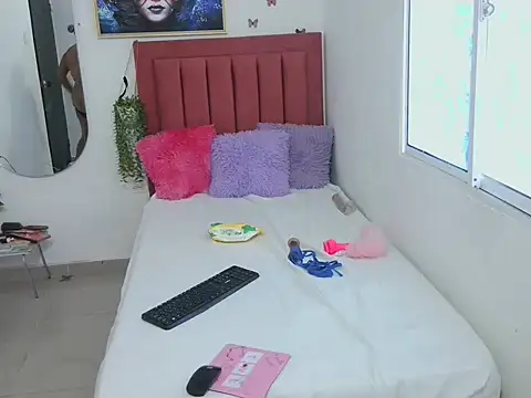 Snapshot of Daniiela_lan chatting on 11/18/25, 05:06 Daniiela lan online show from 11/18/25, 05:06