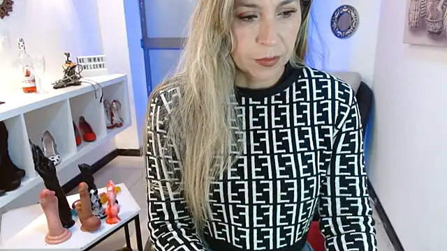 Snapshot of DianaPearls chatting on 07/21/26, 10:28 DianaPearls online show from 07/21/26, 10:28