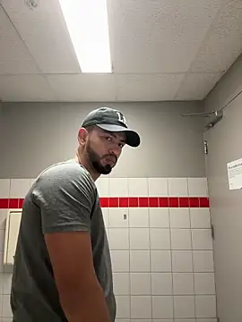 Yinigi online show from 10/14/25, 02:56