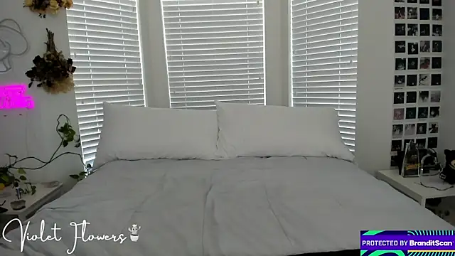 Snapshot of violetttflowers chatting on 09/08/25, 05:12 violetttflowers online show from 09/08/25, 05:12