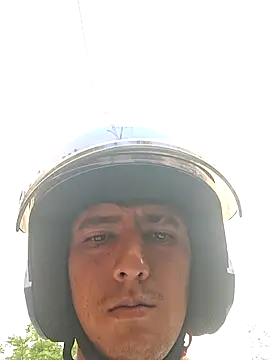 Snapshot of Joel4518 chatting on 04/15/26, 01:51 Joel4518 online show from 04/15/26, 01:51