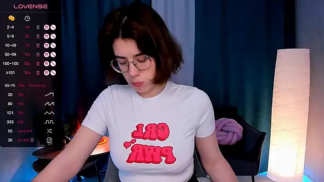 BellaCaress online show from 11/23/25, 09:20