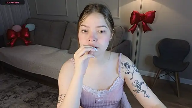 patriciapink online show from 03/23/26, 08:07