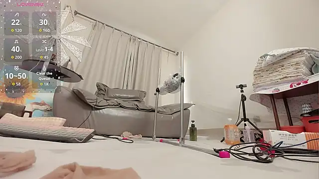 Snapshot of fox-yiyi chatting on 11/11/25, 08:03 fox-yiyi online show from 11/11/25, 08:03