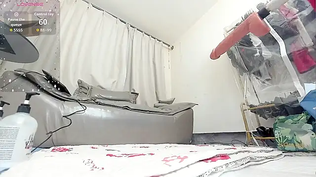 fox-yiyi online show from 02/24/26, 11:52