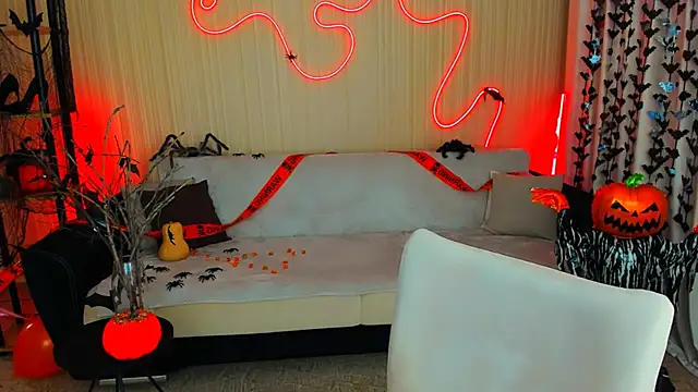 YourLovellyStory online show from 10/28/25, 11:25